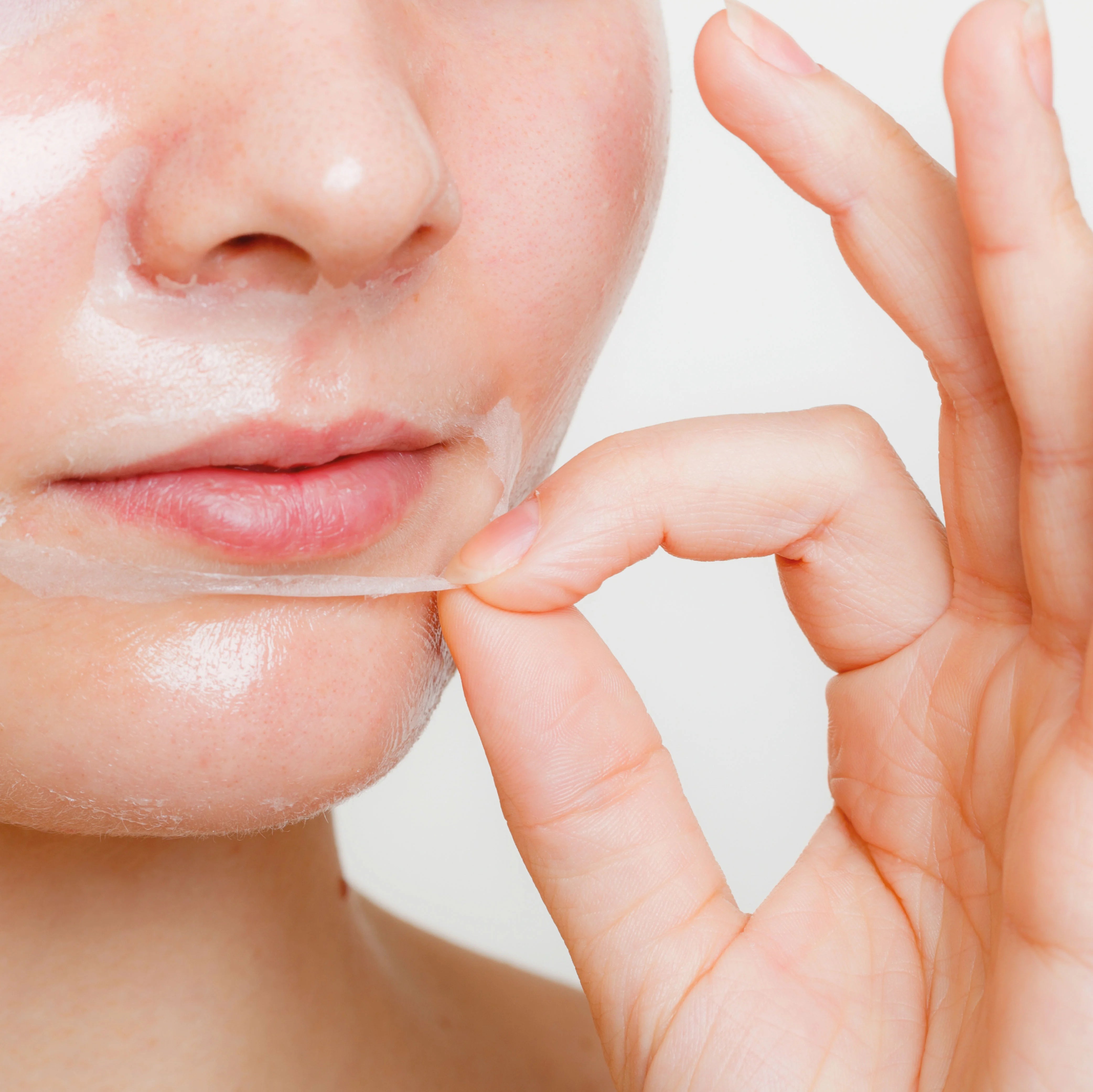 10 MINUTE GLOW PEEL OFF FACE MASK